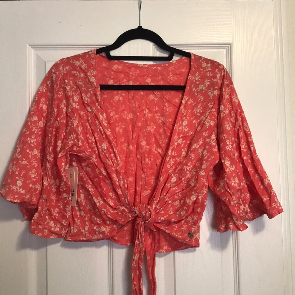 NWT Billabong crop wrap top